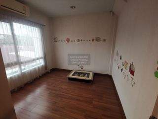 For rent 3 bedrooms townhouse in Yan Nawa, Bangkok