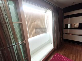 For rent 3 bedrooms townhouse in Yan Nawa, Bangkok