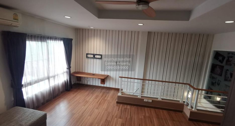 For rent 3 bedrooms townhouse in Yan Nawa, Bangkok