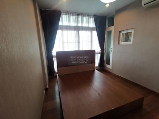 For rent 3 bedrooms townhouse in Yan Nawa, Bangkok