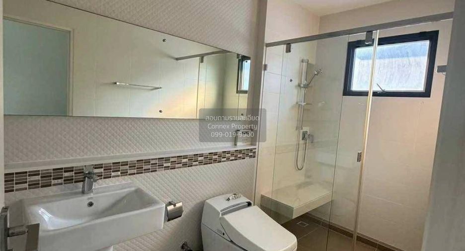 Haus zur Miete mit 4 Zimmer in Bang Khae, Bangkok