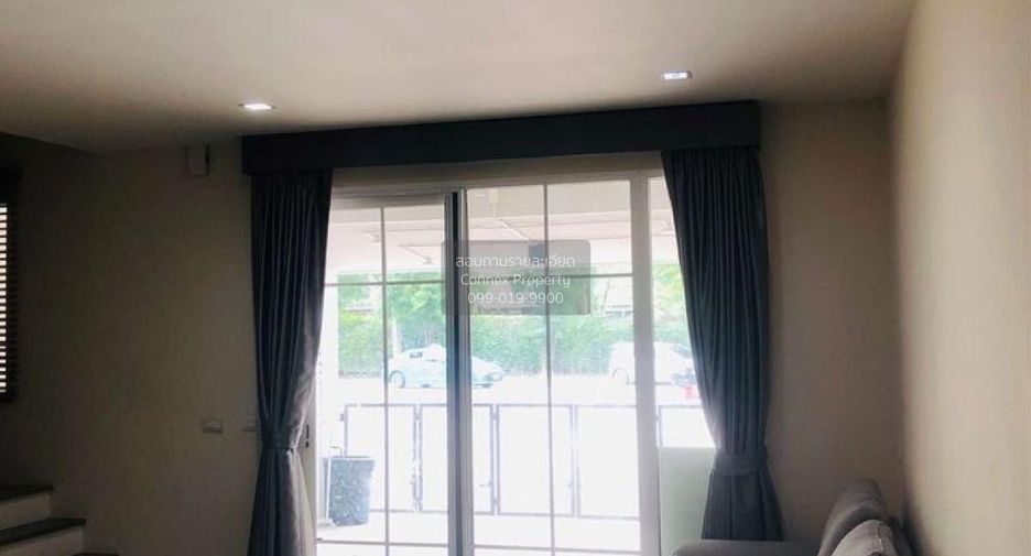 For rent 3 bedrooms townhouse in Bueng Kum, Bangkok