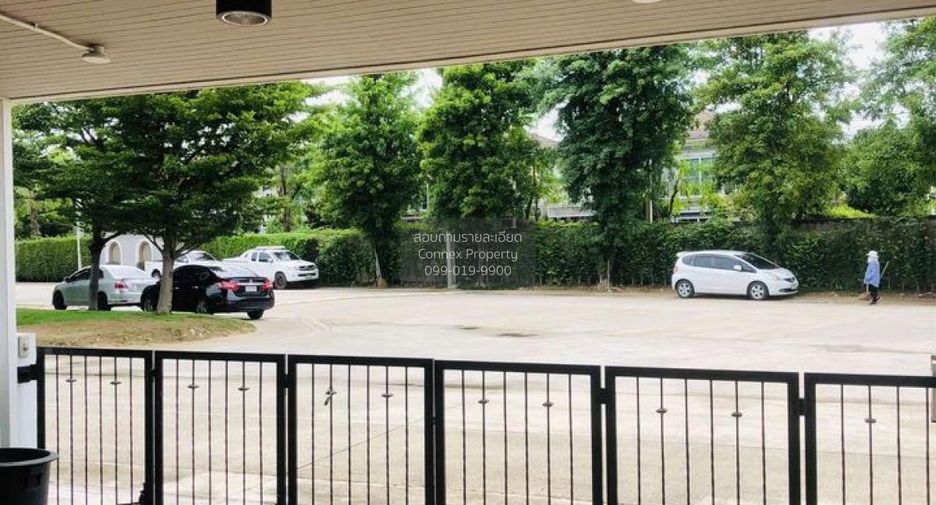 For rent 3 bedrooms townhouse in Bueng Kum, Bangkok