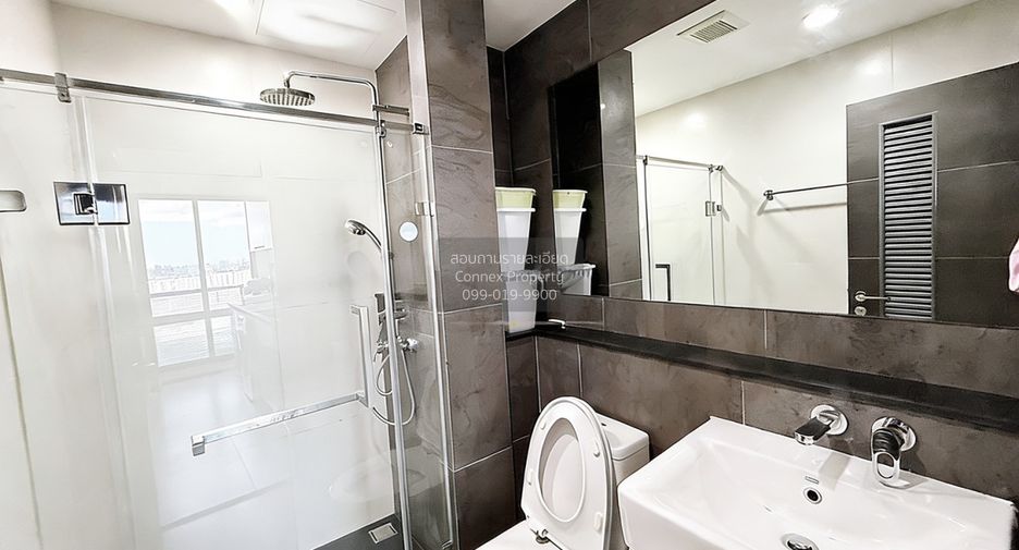 For rent 2 bedrooms condo in Bang Phlat, Bangkok