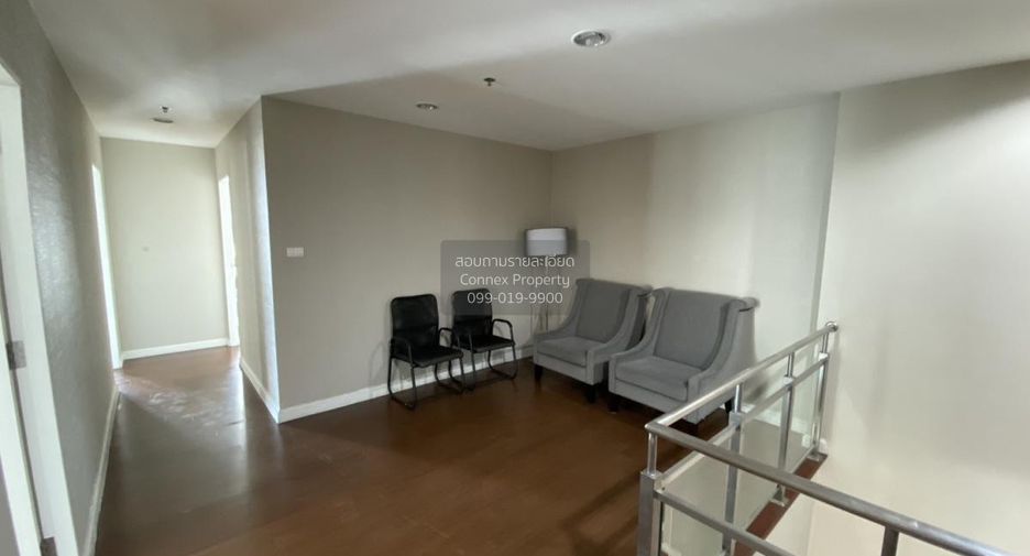 For rent 5 bedrooms condo in Huai Khwang, Bangkok