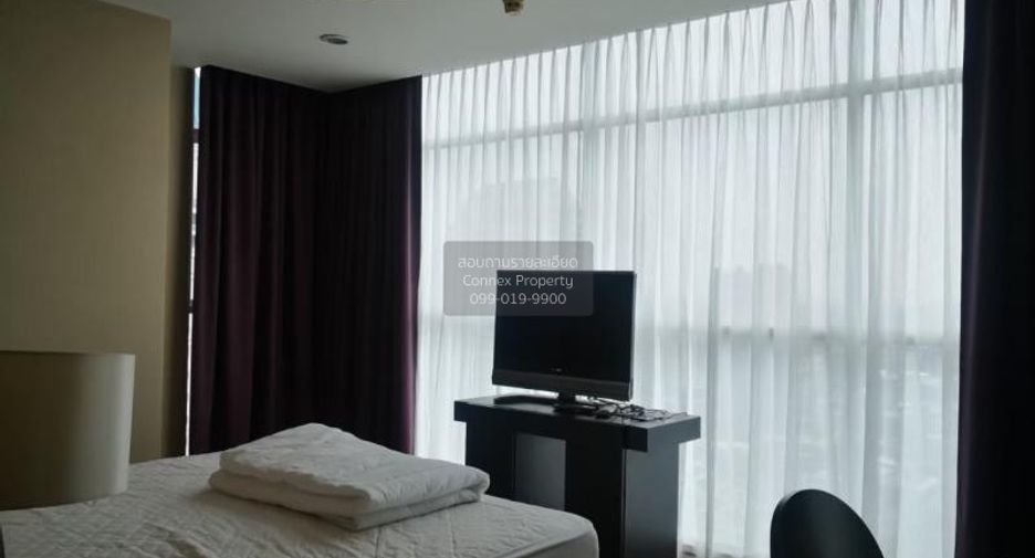 For rent 3 bedrooms condo in Sathon, Bangkok