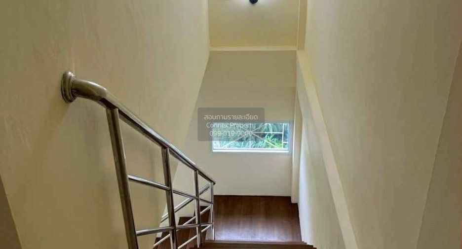 For rent 3 bedrooms townhouse in Suan Luang, Bangkok