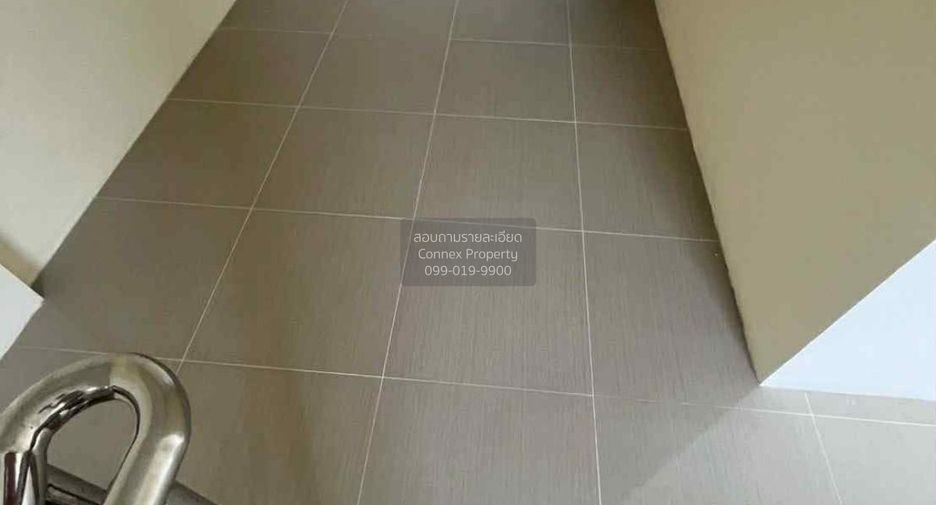 For rent 3 bedrooms townhouse in Suan Luang, Bangkok