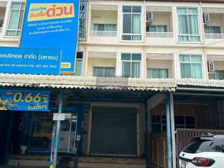 For rent 3 bedrooms townhouse in Suan Luang, Bangkok