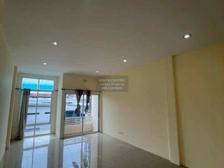 For rent 3 bedrooms townhouse in Suan Luang, Bangkok