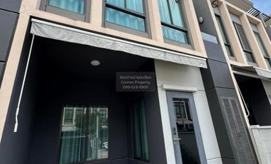 À louer 3 chambres maison de ville à Bang Phli, Samut Prakan