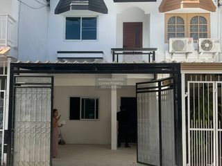 For rent 2 bedrooms townhouse in Phra Khanong, Bangkok