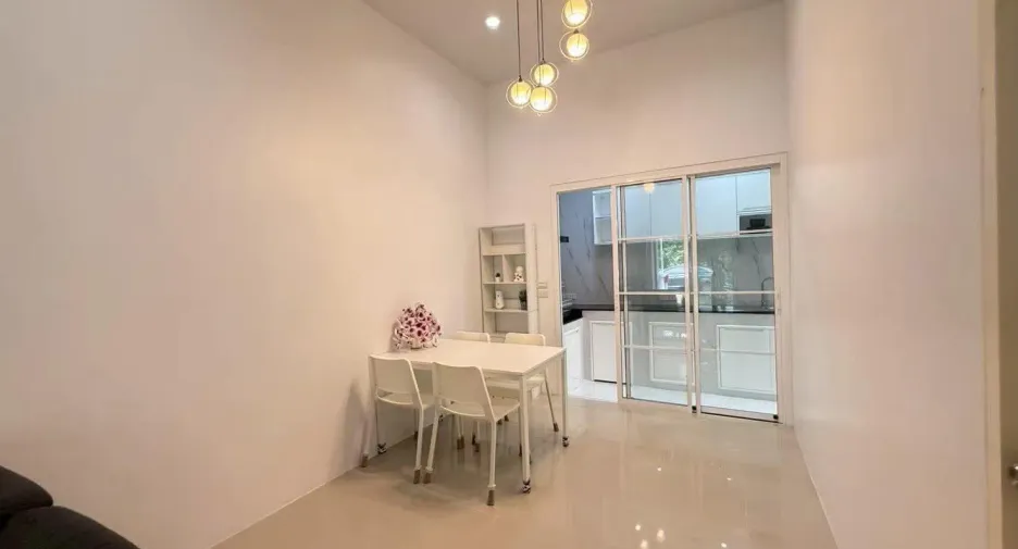 Haus zur Miete mit 2 Zimmer in Mueang Phuket, Phuket