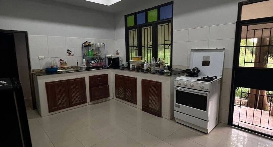 For sale 3 bedrooms house in Saraphi, Chiang Mai