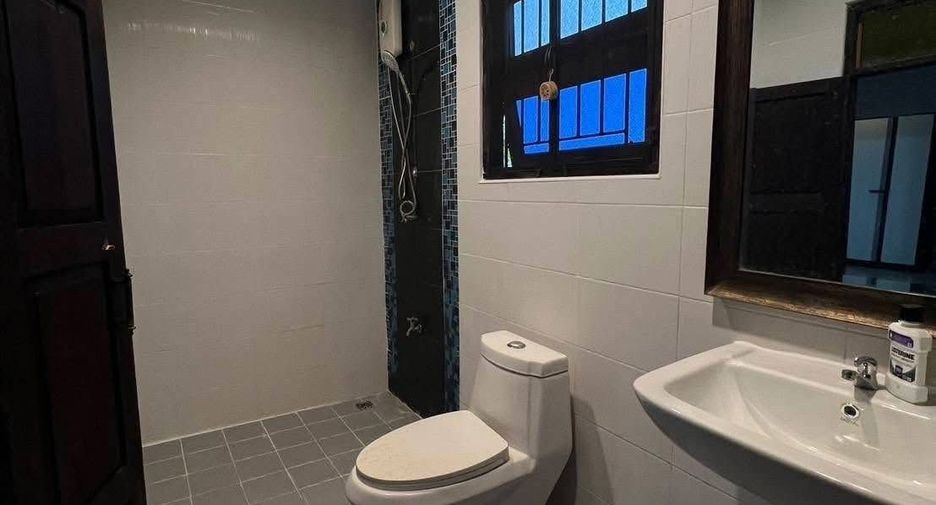 For sale 3 bedrooms house in Saraphi, Chiang Mai