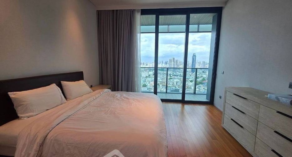 For rent 3 bedrooms condo in Khlong San, Bangkok