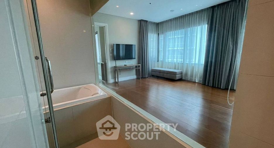 For sale 3 bedrooms condo in Khlong Toei, Bangkok