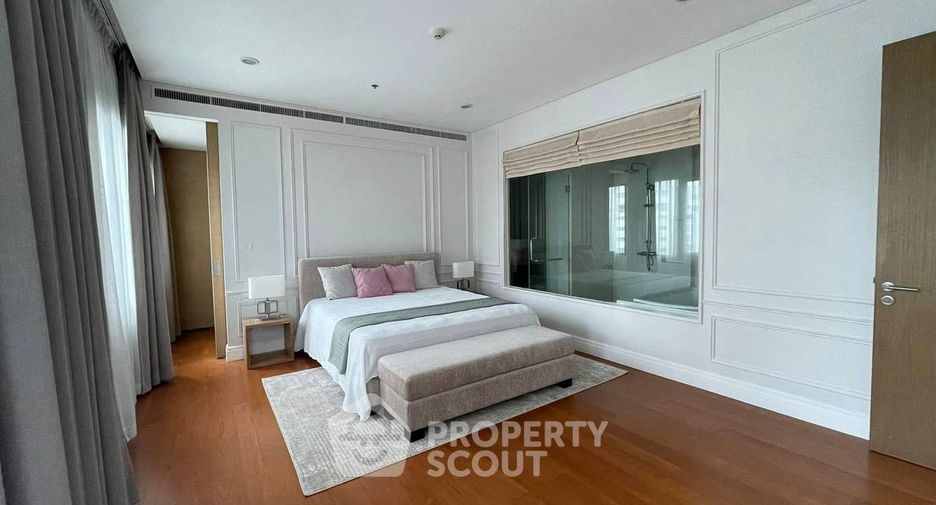 For sale 3 bedrooms condo in Khlong Toei, Bangkok
