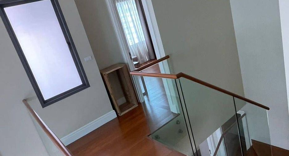 For sale 3 bedrooms condo in Khlong Toei, Bangkok