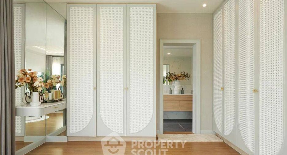 For sale 4 bedrooms house in Bang Khun Thian, Bangkok