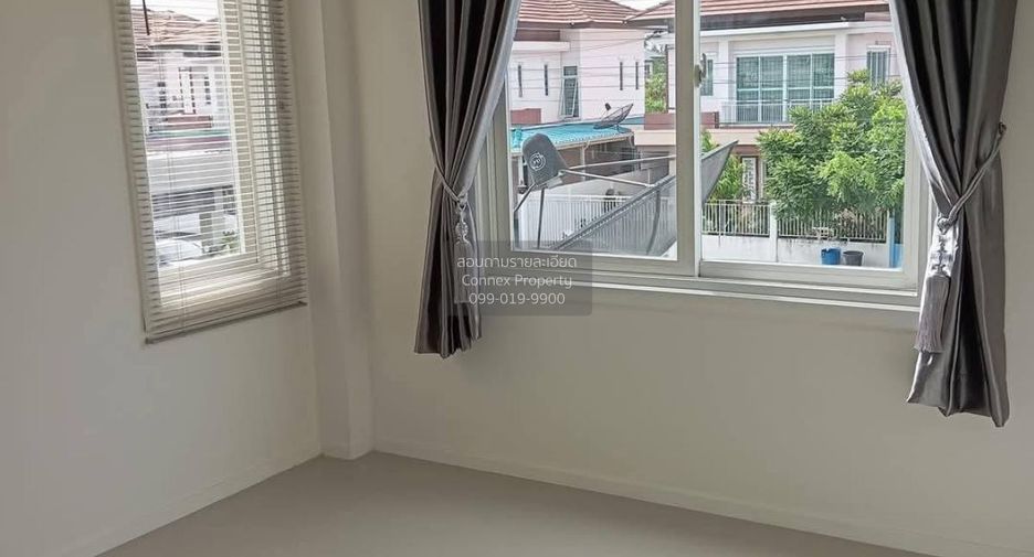 For rent 3 bedrooms townhouse in Min Buri, Bangkok