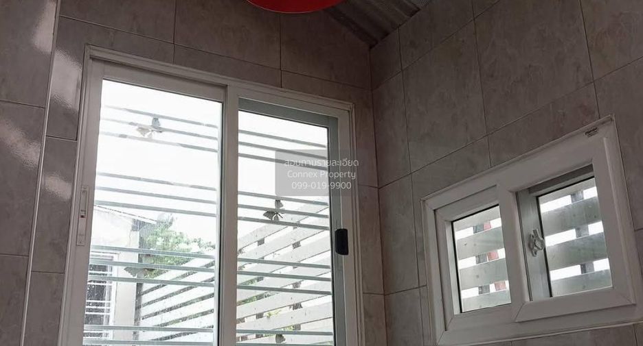 For rent 3 bedrooms townhouse in Min Buri, Bangkok