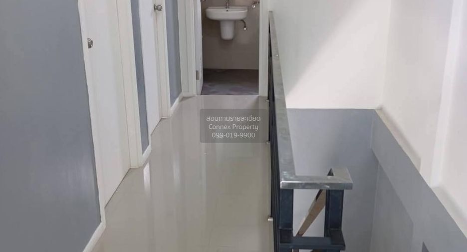 For rent 3 bedrooms townhouse in Min Buri, Bangkok