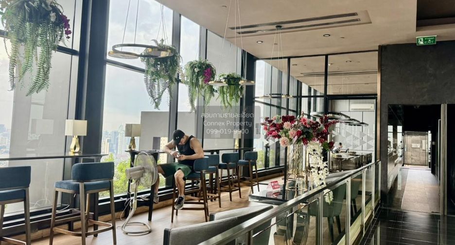 For rent 2 bedrooms condo in Khlong San, Bangkok