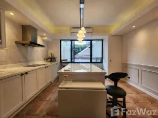 For rent 3 bedrooms townhouse in Watthana, Bangkok