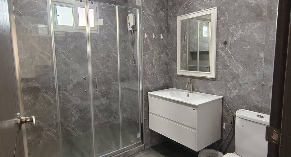 Haus zum Kauf und zur Miete mit 4 Zimmer in Watthana, Bangkok