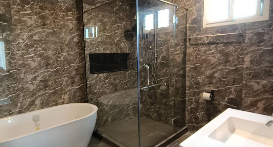 Haus zum Kauf und zur Miete mit 4 Zimmer in Watthana, Bangkok