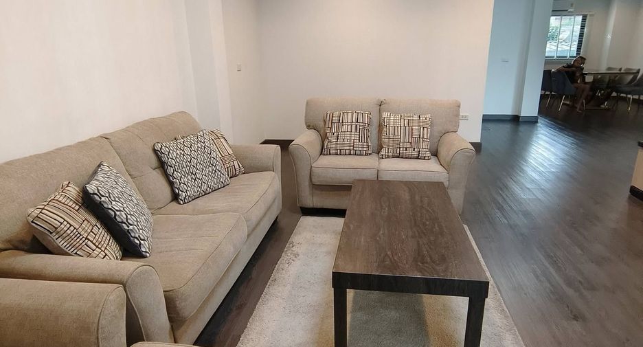 Haus zum Kauf und zur Miete mit 4 Zimmer in Watthana, Bangkok