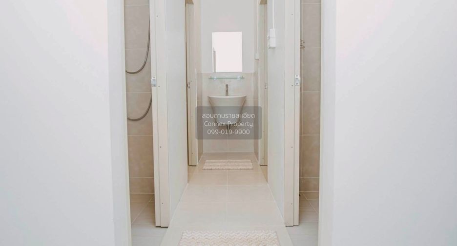 For rent 2 bedrooms townhouse in Lat Krabang, Bangkok