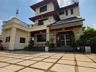 For rent 6 bedrooms house in Wang Thonglang, Bangkok