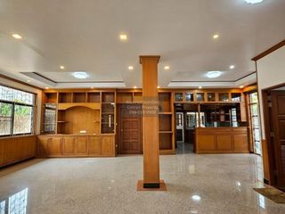 For rent 6 bedrooms house in Wang Thonglang, Bangkok