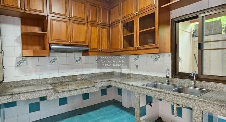 For rent 6 bedrooms house in Wang Thonglang, Bangkok