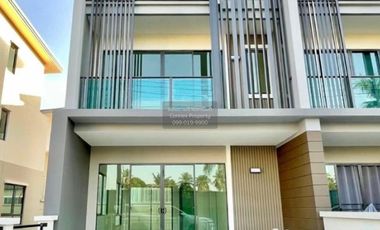 À louer 3 chambres maison de ville à Bang Bua Thong, Nonthaburi