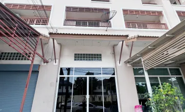 À vendre 3 chambres maison de ville à Bang Phli, Samut Prakan