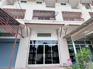 À vendre 3 chambres maison de ville à Bang Phli, Samut Prakan
