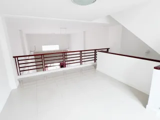 À vendre 3 chambres maison de ville à Bang Phli, Samut Prakan