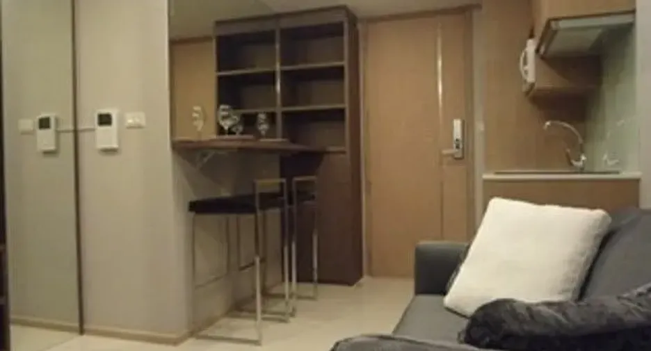 For sale 1 bed condo in Khlong Toei, Bangkok
