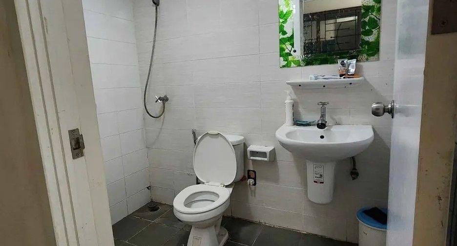 Casa adosada en venta de 3 habitaciones en Bang Phli, Samut Prakan