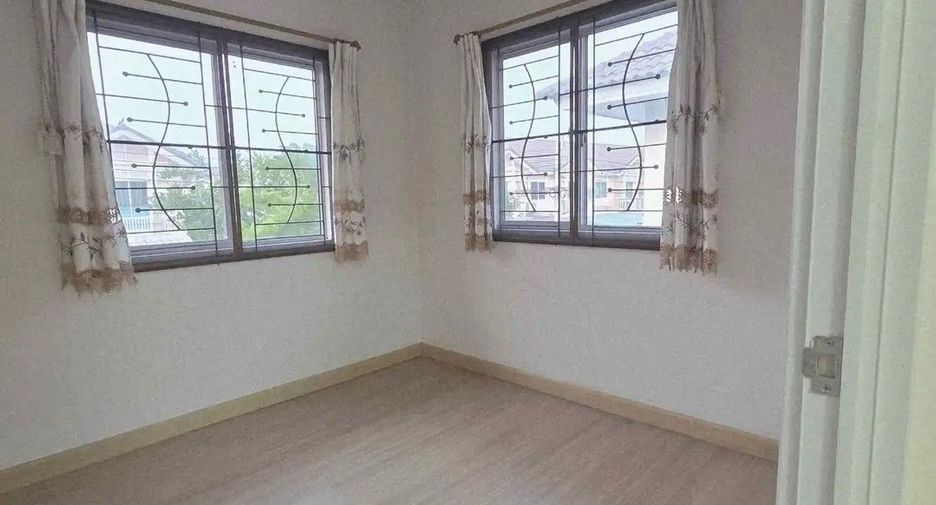 Casa adosada en venta de 3 habitaciones en Bang Phli, Samut Prakan