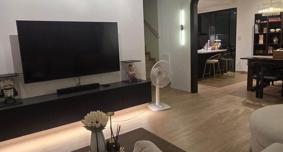 For rent 4 bedrooms house in Bang Lamung, Chonburi