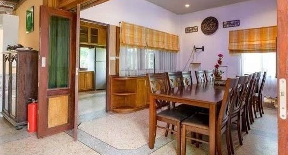 Villa en venta y en alquiler de 5 habitaciones en Huay Yai, Pattaya