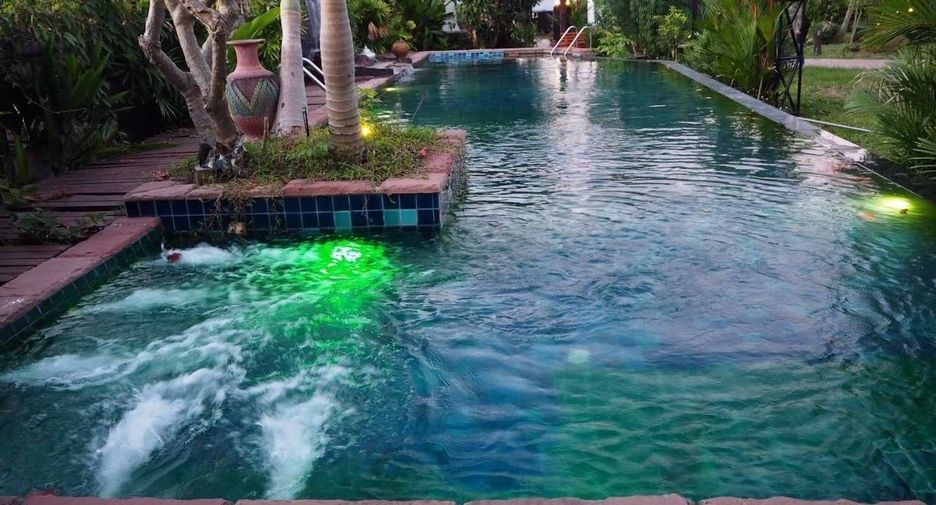 Villa en venta y en alquiler de 5 habitaciones en Huay Yai, Pattaya