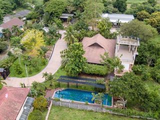 Villa en venta y en alquiler de 5 habitaciones en Huay Yai, Pattaya