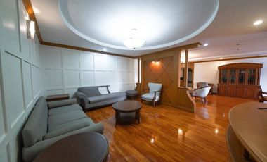For rent 3 bedrooms apartment in Khlong Toei, Bangkok