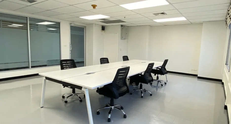 Büro zur Miete in Huai Khwang, Bangkok