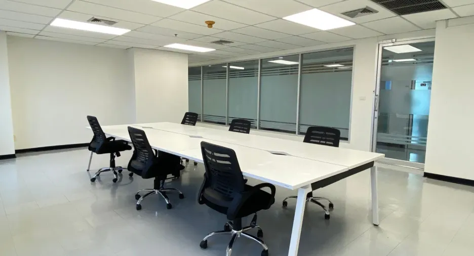 Büro zur Miete in Huai Khwang, Bangkok